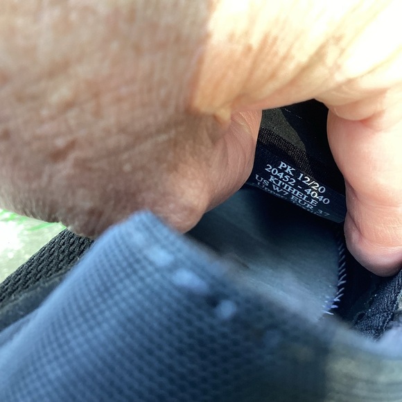 OluKai Women’s Ki‘ihele Slip-On Shoes – Black/White, Size 7 Style 20452-4040 - Picture 9 of 11